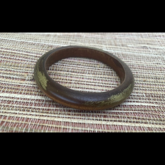 7 Bracelets - Picture 6 of 10